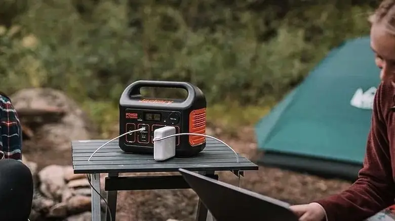 Power Station Fix guide showing a charging cable plugged into a solar generator